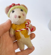 Load image into Gallery viewer, Lady Mouse