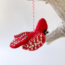 Load image into Gallery viewer, Needle felted Cardinal