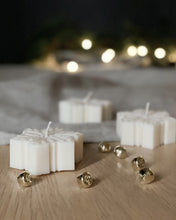 Load image into Gallery viewer, Snowflake