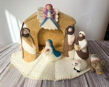 Load image into Gallery viewer, Nativity Scene 2