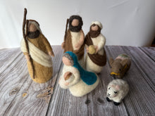 Load image into Gallery viewer, Nativity Scene 2