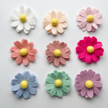 Load image into Gallery viewer, Daisy Garland - Spring Greenery Garland. Felt Flower Garland. Felt Daisy Garland. Daisy Wall Decor
