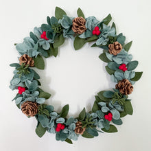 Load image into Gallery viewer, Christmas Decor. Felt Wreath.Christmas Felt Wreath. Winter Wreath. Felt Holiday Wreath. Christmas leaves Wreath