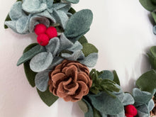 Load image into Gallery viewer, Christmas Decor. Felt Wreath.Christmas Felt Wreath. Winter Wreath. Felt Holiday Wreath. Christmas leaves Wreath