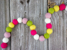 Load image into Gallery viewer, Spring Garland. Easter Garland. Pom Poms Garland. Felt Balls Garland. Felt Pompom Garland