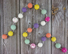 Load image into Gallery viewer, Spring Garland. Easter Garland. Pom Poms Garland. Felt Balls Garland. Felt Pompom Garland