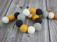 Load image into Gallery viewer, Neutral Garland. Felt Pom Poms Garland.Felt Balls Garland. Felt Pompom Garland