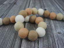 Load image into Gallery viewer, Beige Ombre Garland. Neutral Felt Garland. Felt Pom Poms Garland.Felt Balls Garland. Felt Pompom Garland