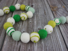Load image into Gallery viewer, Spring Garland. Easter Garland. Pom Poms Garland. Felt Balls Garland. Felt Pompom Garland
