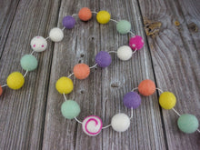 Load image into Gallery viewer, Spring Garland. Easter Garland. Pom Poms Garland. Felt Balls Garland. Felt Pompom Garland