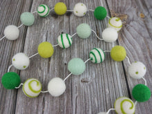 Load image into Gallery viewer, Spring Garland. Easter Garland. Pom Poms Garland. Felt Balls Garland. Felt Pompom Garland