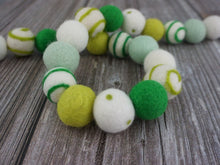 Load image into Gallery viewer, Spring Garland. Easter Garland. Pom Poms Garland. Felt Balls Garland. Felt Pompom Garland