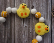 Load image into Gallery viewer, Easter Garland. Spring Garland. Pom Poms Garland. Felt Balls Garland. Felt Pompom Garland