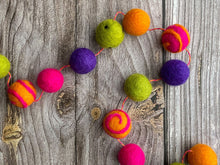 Load image into Gallery viewer, HALLOWEEN DECOR. Halloween Garland. Pom Poms Garland. Fall Decor. Autumn Decor