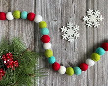 Load image into Gallery viewer, Christmas Felt Pom Pom Garland