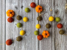 Load image into Gallery viewer, FALL Decor. Pom Poms Garland. Pumpkin Decor. Pumpkin Garland. Felt Pompom Garland