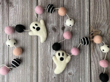 Load image into Gallery viewer, HALLOWEEN DECOR. Halloween Garland. Pom Poms Garland. Ghost Garland. Fall Decor. Autumn Decor