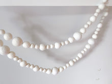 Load image into Gallery viewer, Farmhouse Felt Garland. Felt Pom Poms Garland.Felt Balls Garland. Felt Pompom Garland