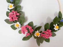 Load image into Gallery viewer, Felt Wreath. Felt Flowers Wreath. Spring Wreath. Greenery Wreath.