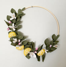 Load image into Gallery viewer, Summer Decor. Felt Wreath. Summer Felt Wreath. Lemon Wreath. Summer lemon Wreath