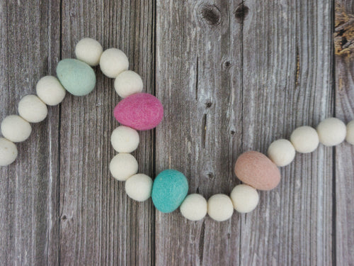 Pom Pom Garlad. Easter Garland. Pompom Garland. Easter Decor. Felt Balls Garland.