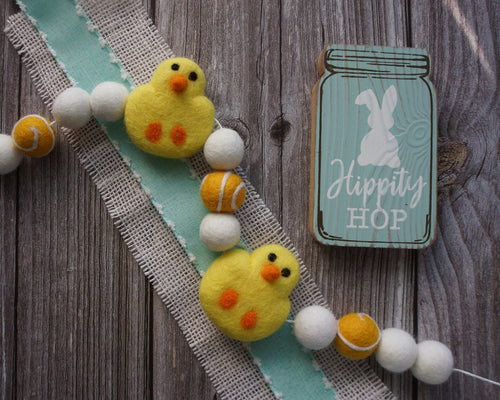 Easter Garland. Spring Garland. Pom Poms Garland. Felt Balls Garland. Felt Pompom Garland