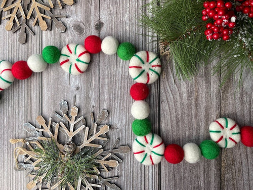 Christmas Felt Garland. Peppermints Garland. Felt Pom Poms Garland.Felt Balls Garland. Felt Pompom Garland