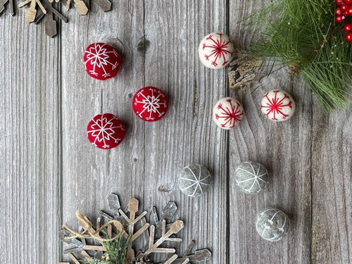 CHRISTMAS Felt Shapes - Felt Snowflake Ball. Snowflake pomp pom. Holiday Decor. Christmas Decor.