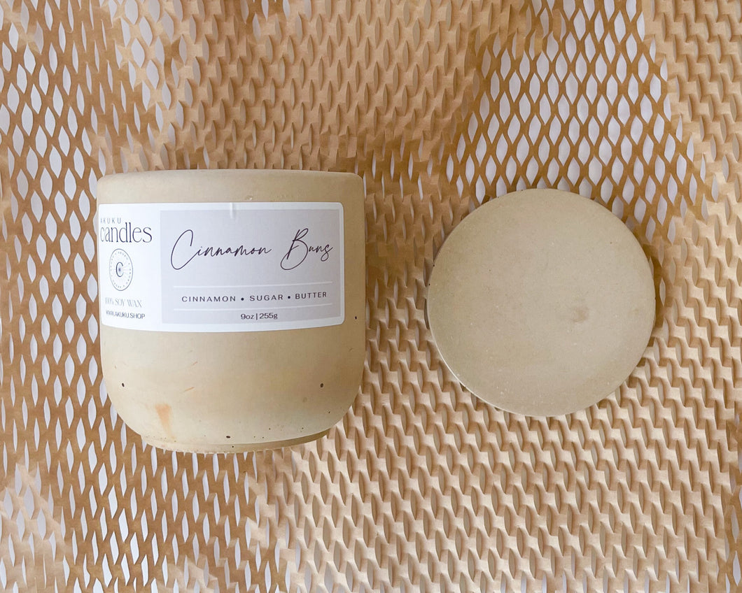 Cinnamon Bun - Scented Soy Wax Candle. Wooden Cracking Wick. Cement Candle. Unique Concrete Candle