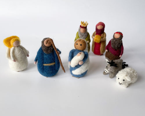 Needle Felted Nativity Set. Felted Holy Family. Felted Christmas Decor. Needle felted Nativity Scene.