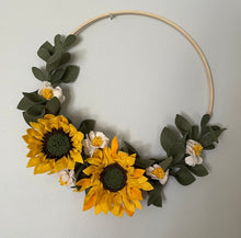 Load image into Gallery viewer, Felt Wreath. Felt Flowers Wreath. Sunflowers Wreath. Greenery Wreath. Sunflower Wreath.
